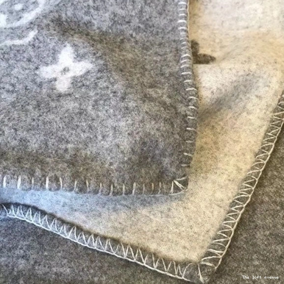 BLANKET GREY CUSTOM LV THROW 0731